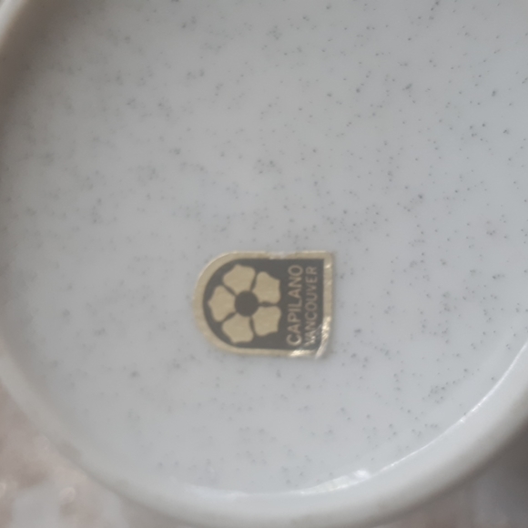 2 ceramic mugs - Thunder Bay Ontario Canada - Picture 4 of 4